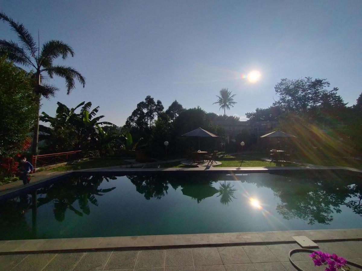Villa Batu Tua Puncak Mitra Reddoorz Bogor Exterior foto